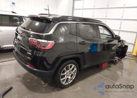 2022 Jeep Compass Latitude Lux 4X4 from USA, damaged, VIN 3C4NJDFB3NT211822